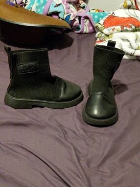 Unbranded Kids Black Knit Chelsea Boots